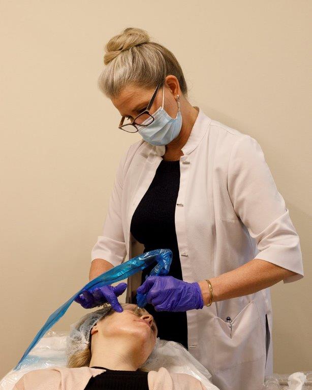 Application de sérum / Serum application